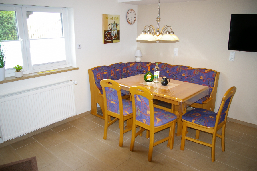 Ferienwohnung "Am Steigerwaldrand" - Sugenheim - Souterrain - Wohnzimmer - Gemeinschaftsraum